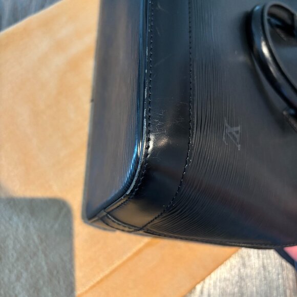 Louis Vuitton Alma PM - Picture 13 of 16